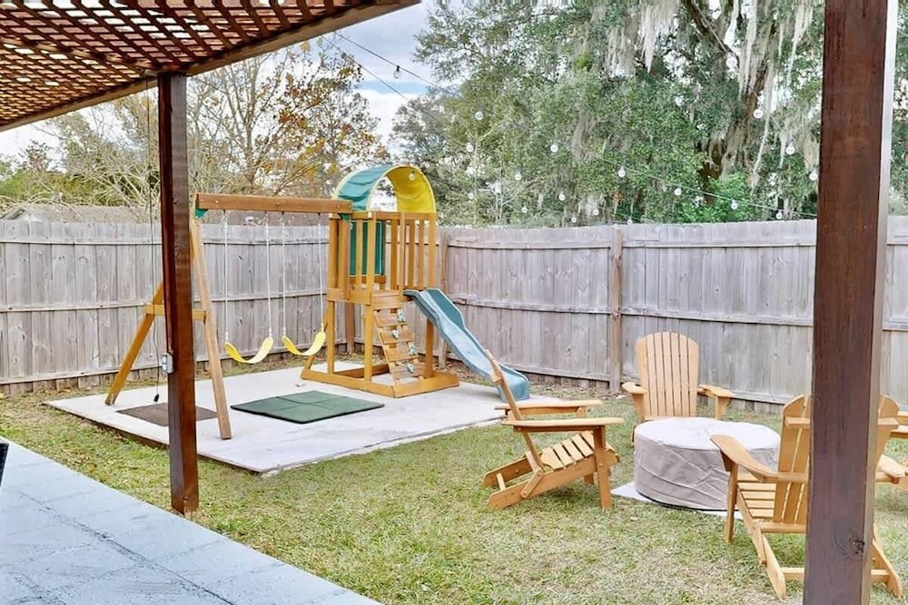 Brooksville Retreat! 3 Bed, 2 Bath!