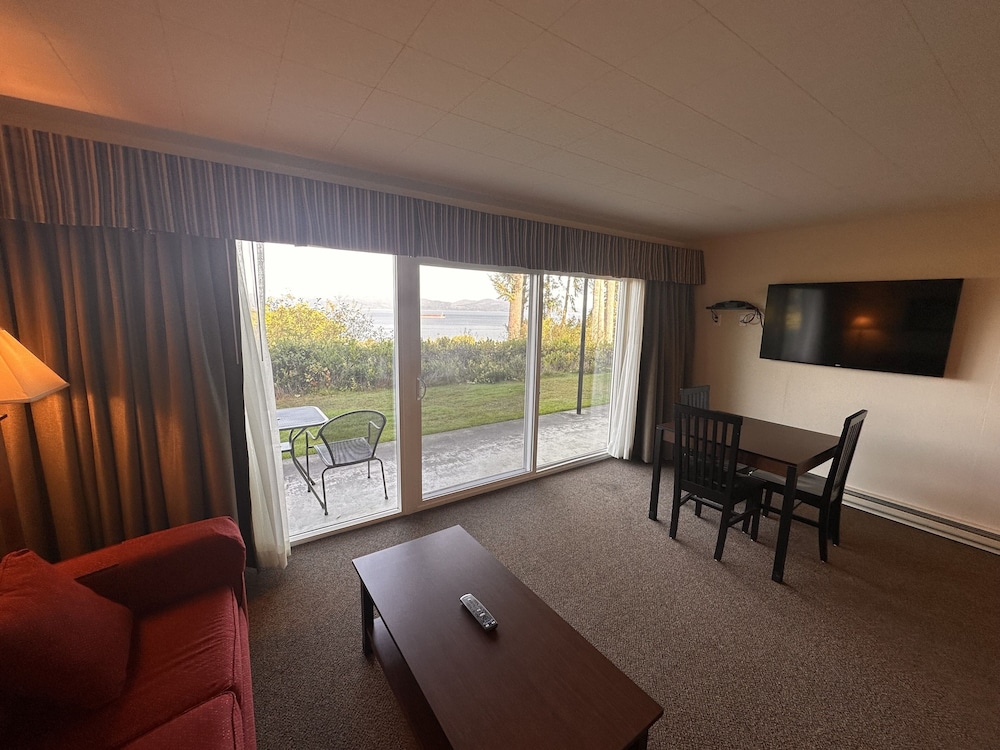 Astoria Crest Motel