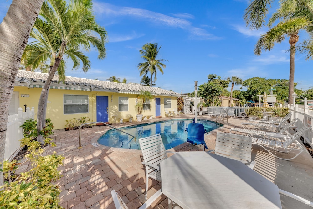Bahama Beach Club of Pompano