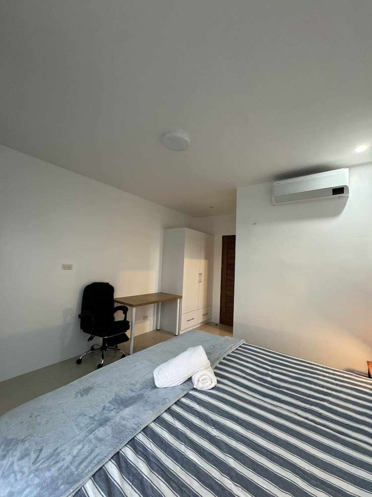 Oia Suites