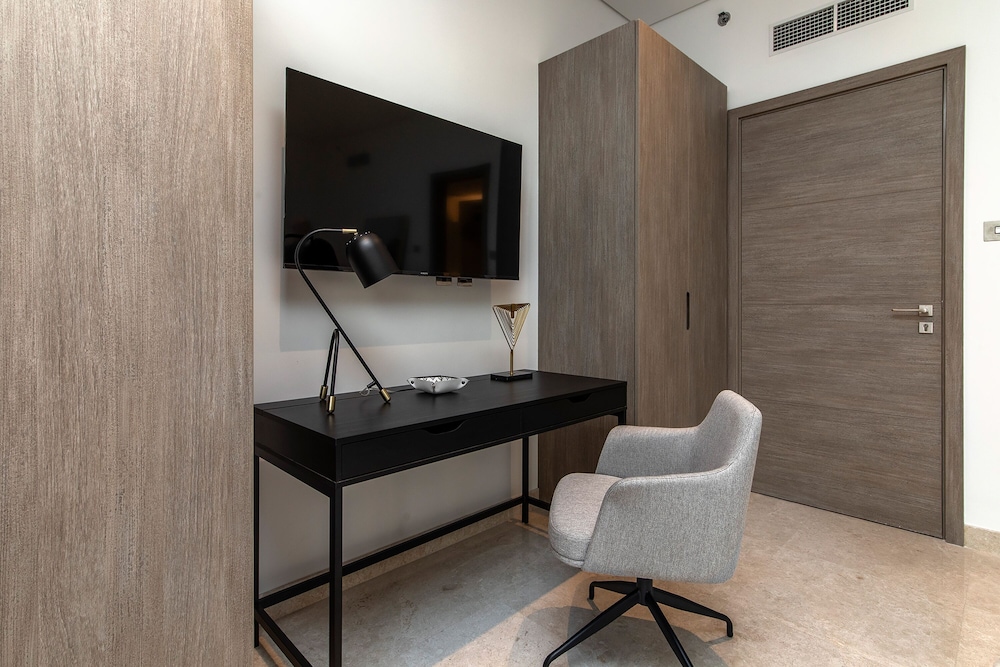 Premium 3BR with Full Burj Khalifa view