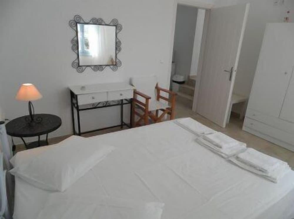 Kavalieros Studios - Property Image 24