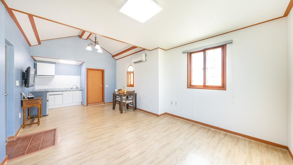 Ganghwado Byeolbatjigi Pension