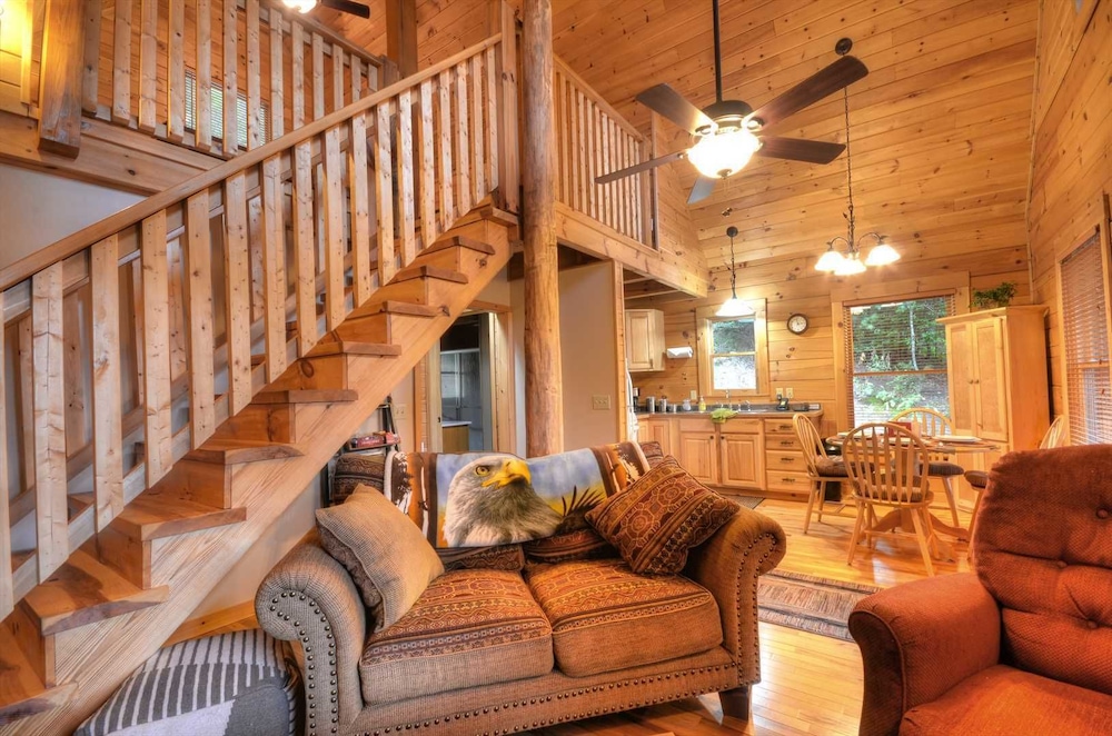 Soaring Eagle 1 Bedroom Cabin by Redawning