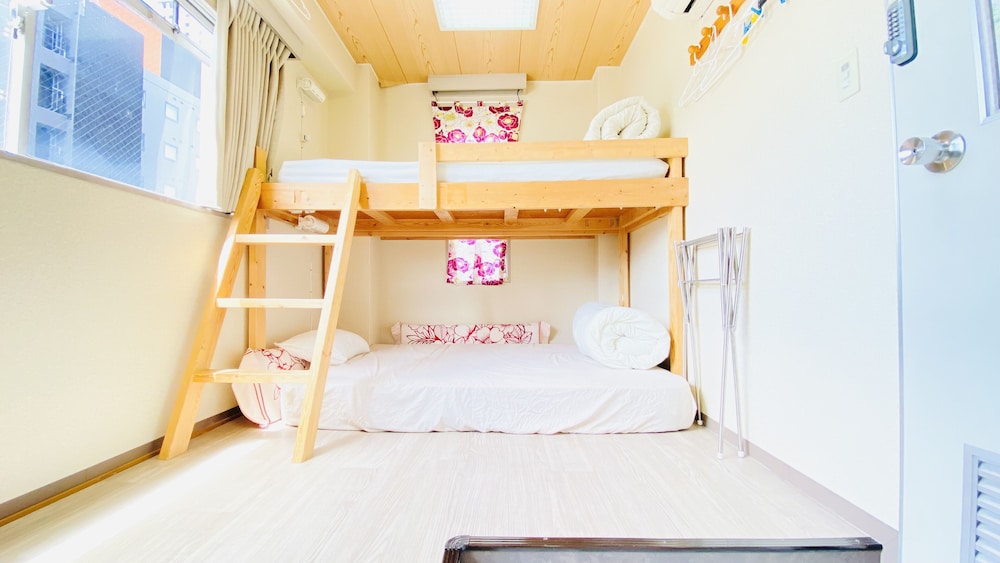 GUEST HOUSE B's Five II - Hostel