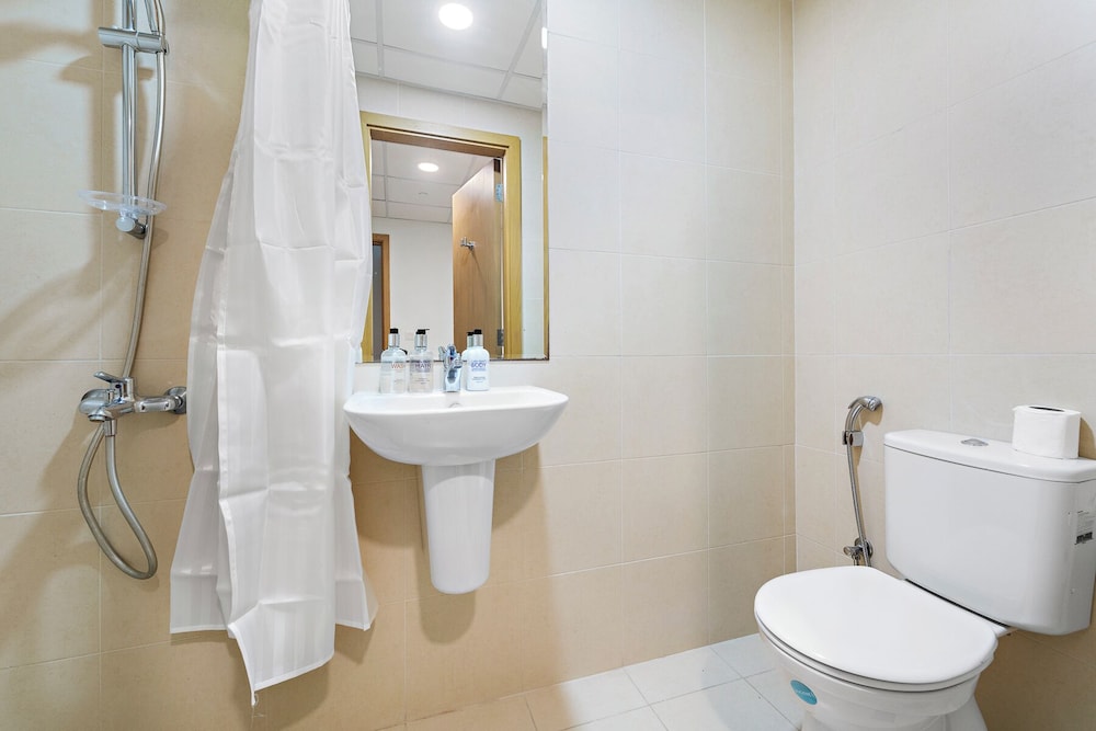 2BR 203 Bellevue Tower 1