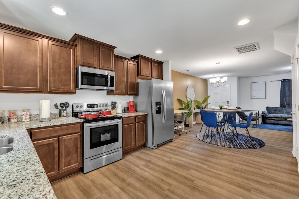 King 3BR Townhouse Mins to Cary NC State