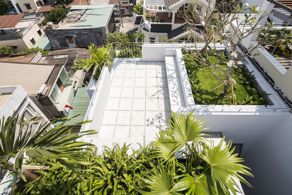 The Tropical Residence Serviced Homestay
