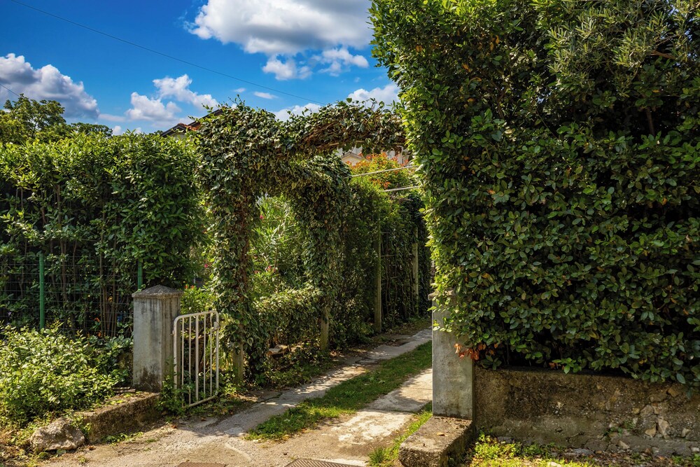 Quiet Garden Apartment Kostrena