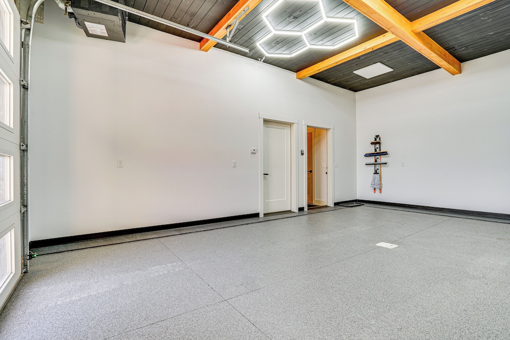 Walk to Lake City Marina: Condo w/ Rooftop Deck!