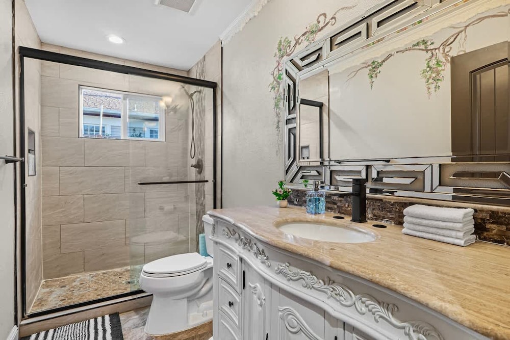 Spaciour 4Br 4bth Stunning House With Free Parking