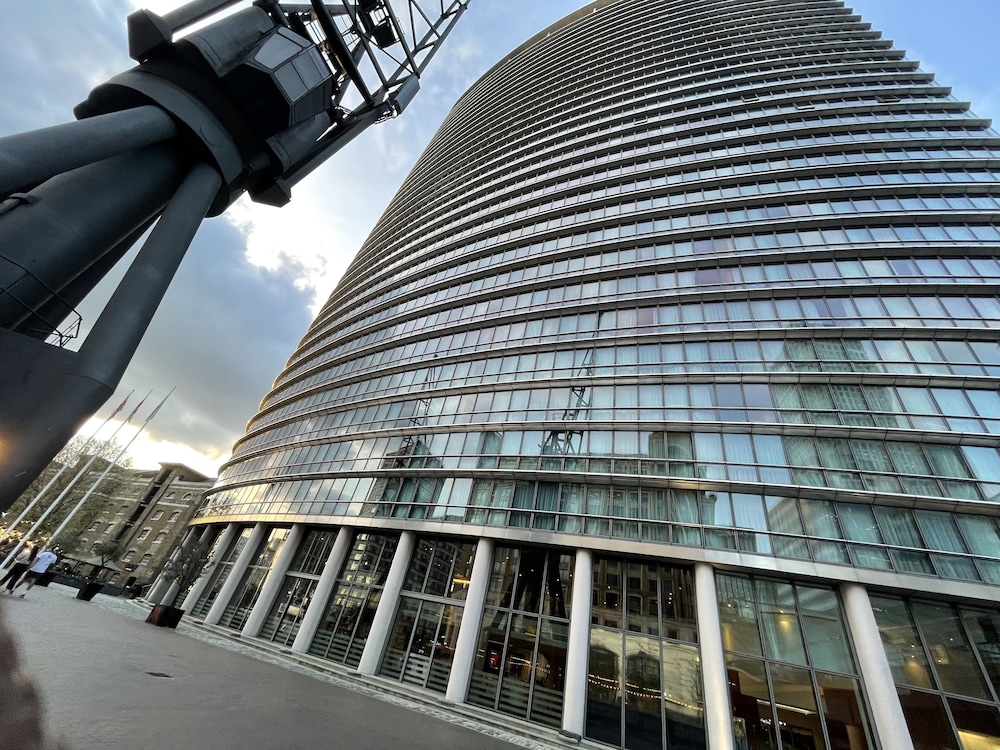 Stunning View 2 Bed Apartment - Canary Wharf City