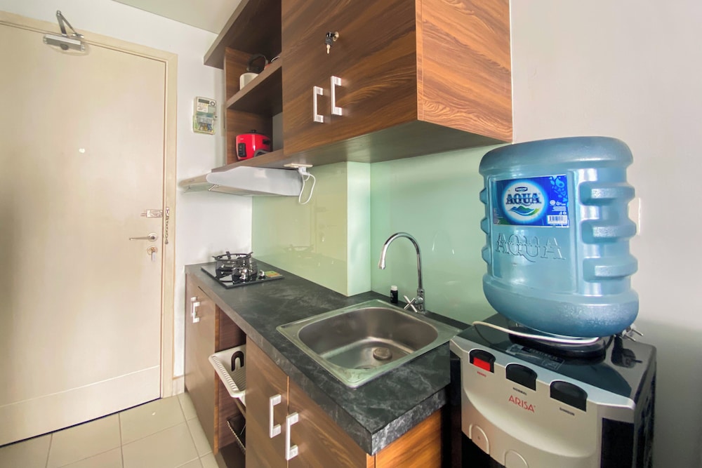 Warm And Cozy Stay Studio Room At Patraland Urbano Apartment