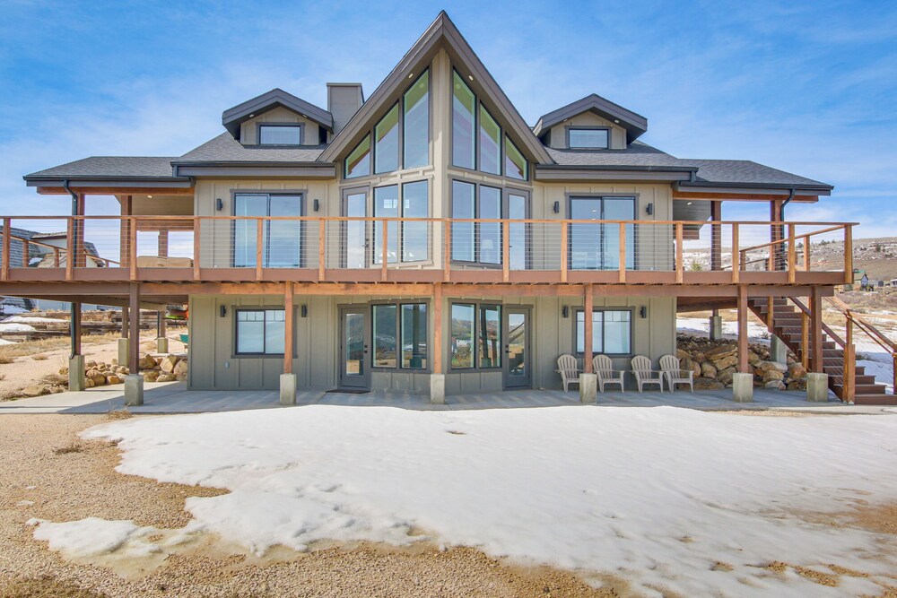 5 Mi to Bear Lake State Park: Home w/ Deck