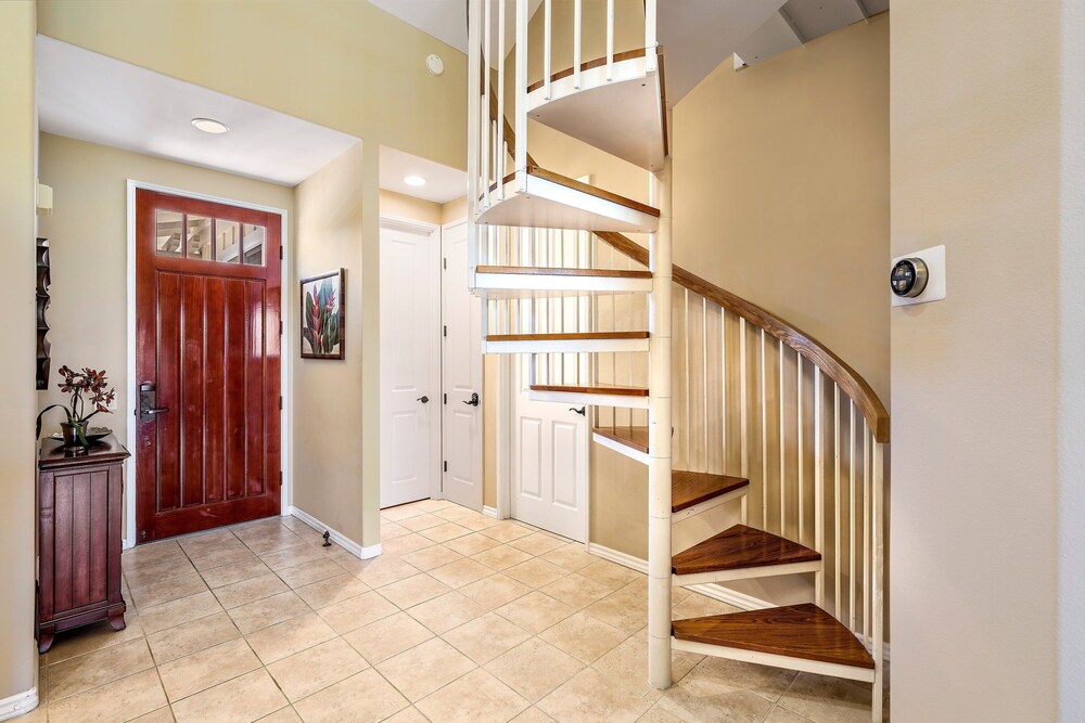 2 Bdrm Plus Loft - AC & Wifi - Concierge Included - Lanai!! - Vrkcv