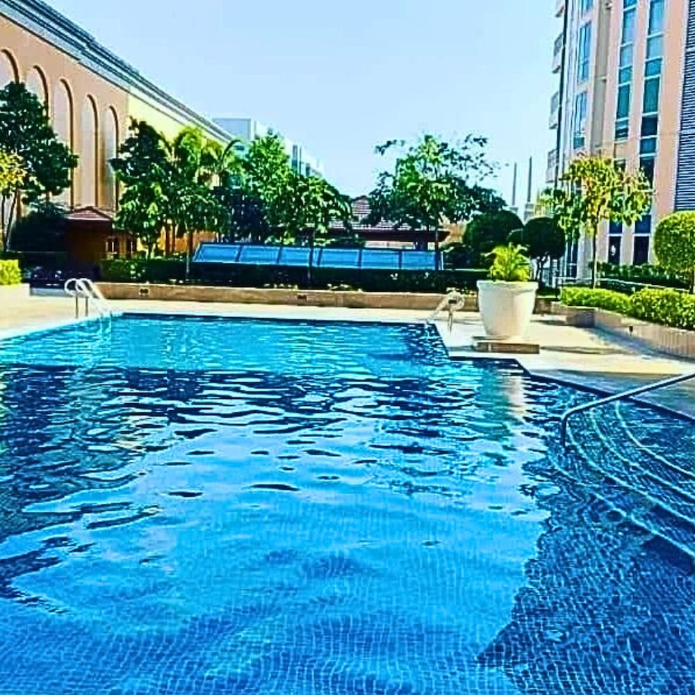 Live Luxury Living at BGC Venice