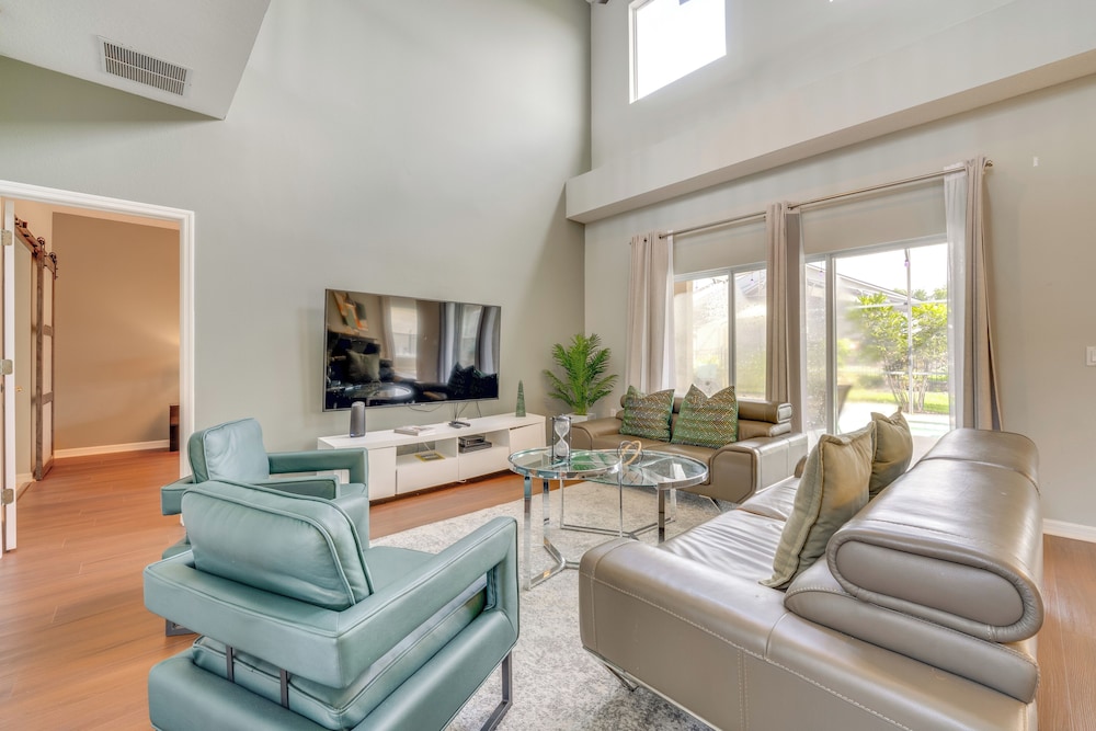 Luxury Championsgate Home Near Disney Parks!