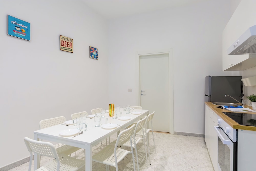 White&Blue Apartment at Sanità by Wonderful Italy
