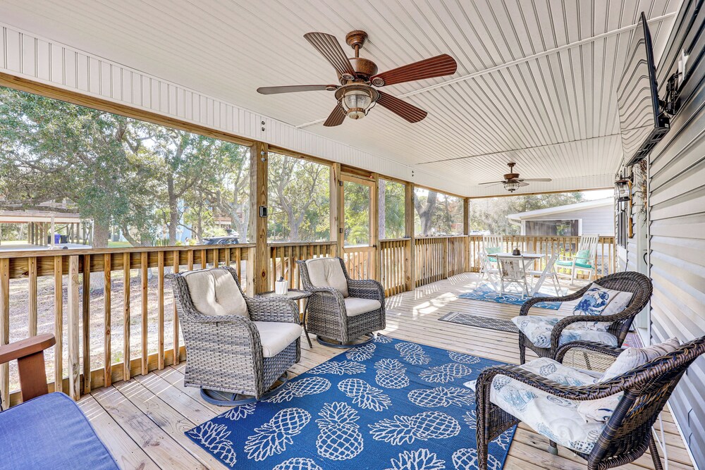 Play & Unwind, Oak Island Home < 2 Mi to Beach!