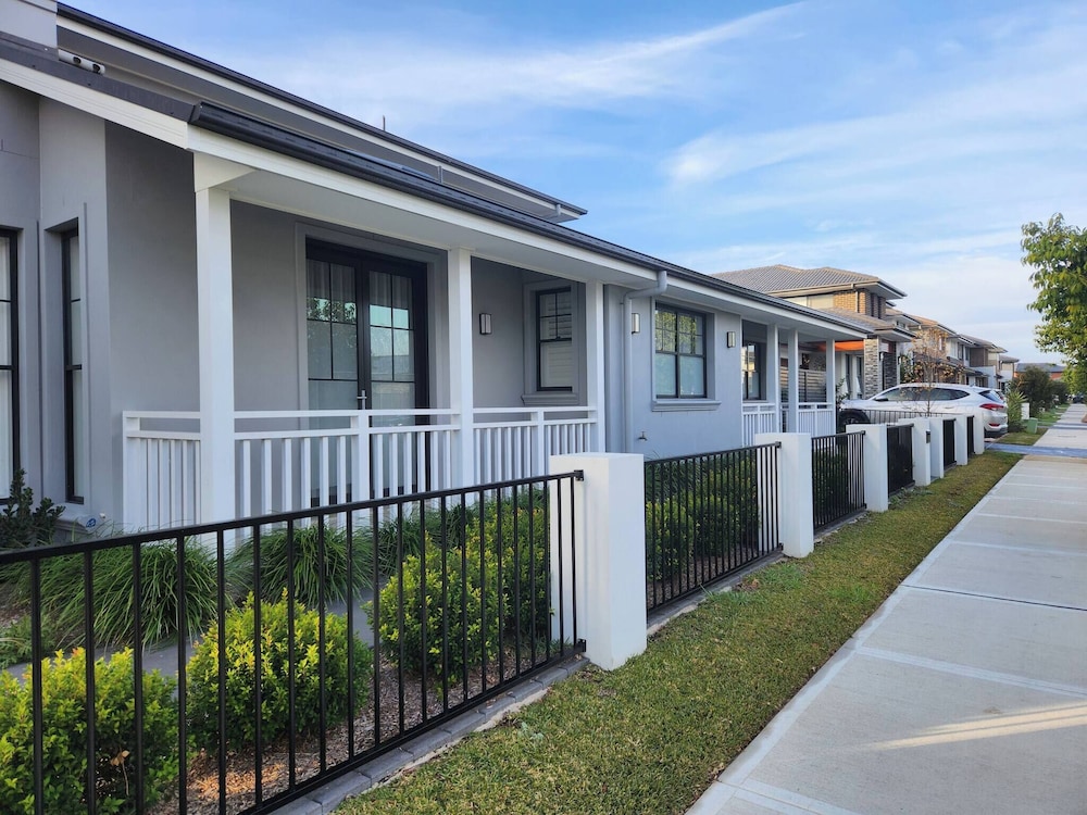 Couples' Haven - 2 Bedrooms