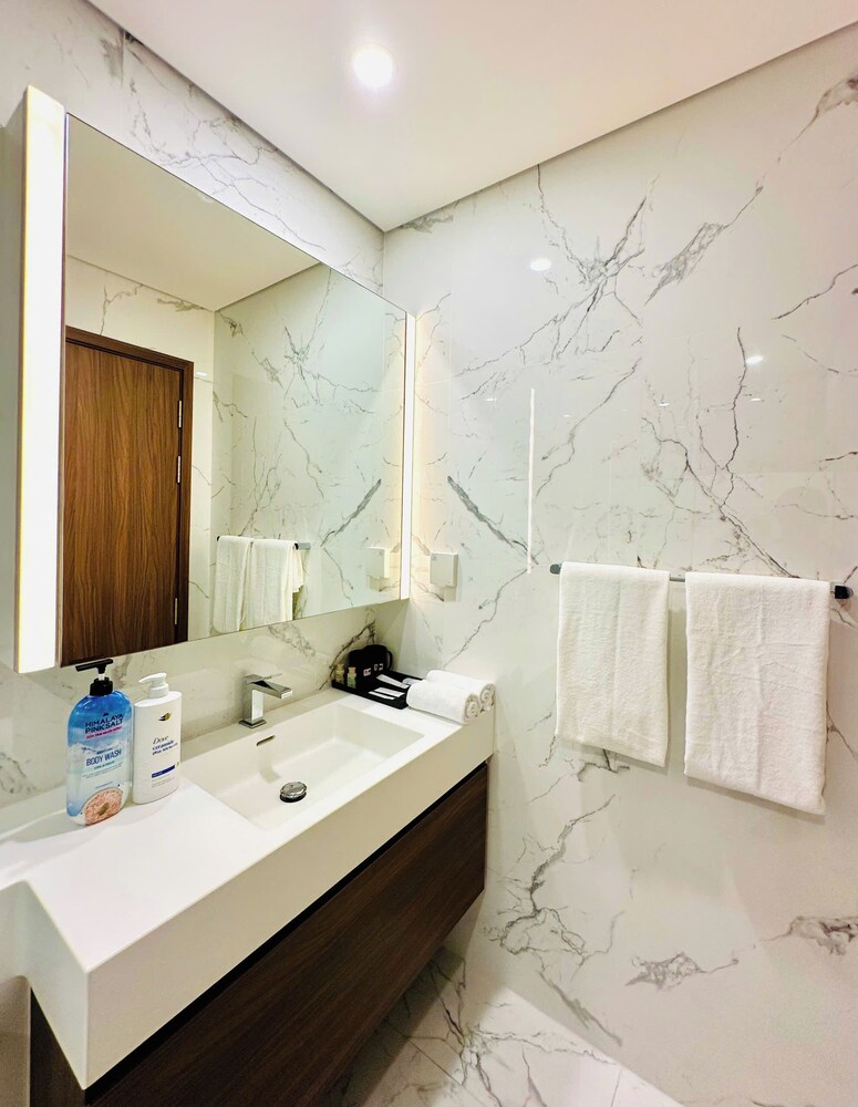Metropole The Crest Thu Thiem Apartment