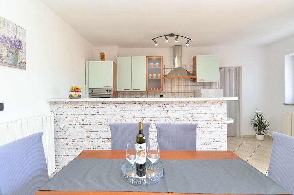 Apartments Emil 596