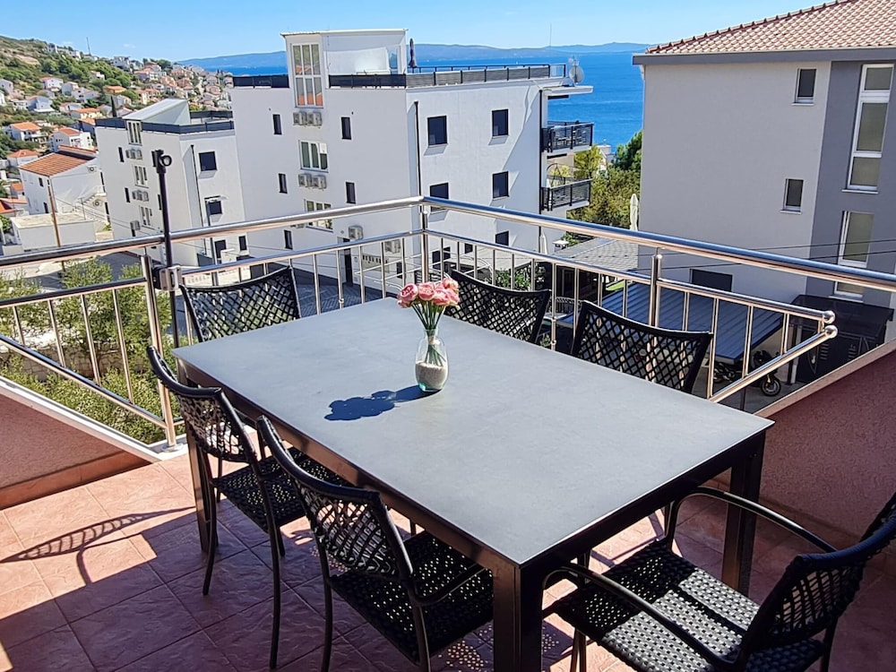 Nice Apartment With Shared Swimming Pool Near the Beach and Trogir view 5