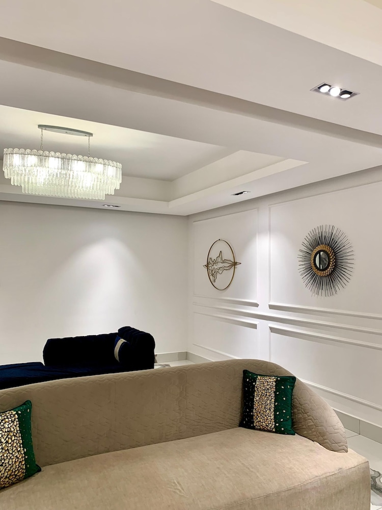 Sujimoto Residences