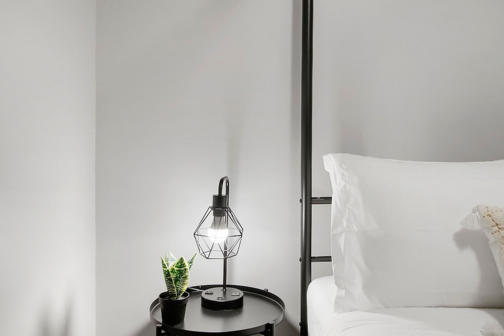 2BR Aesthetic Apt - Barry 37-GB
