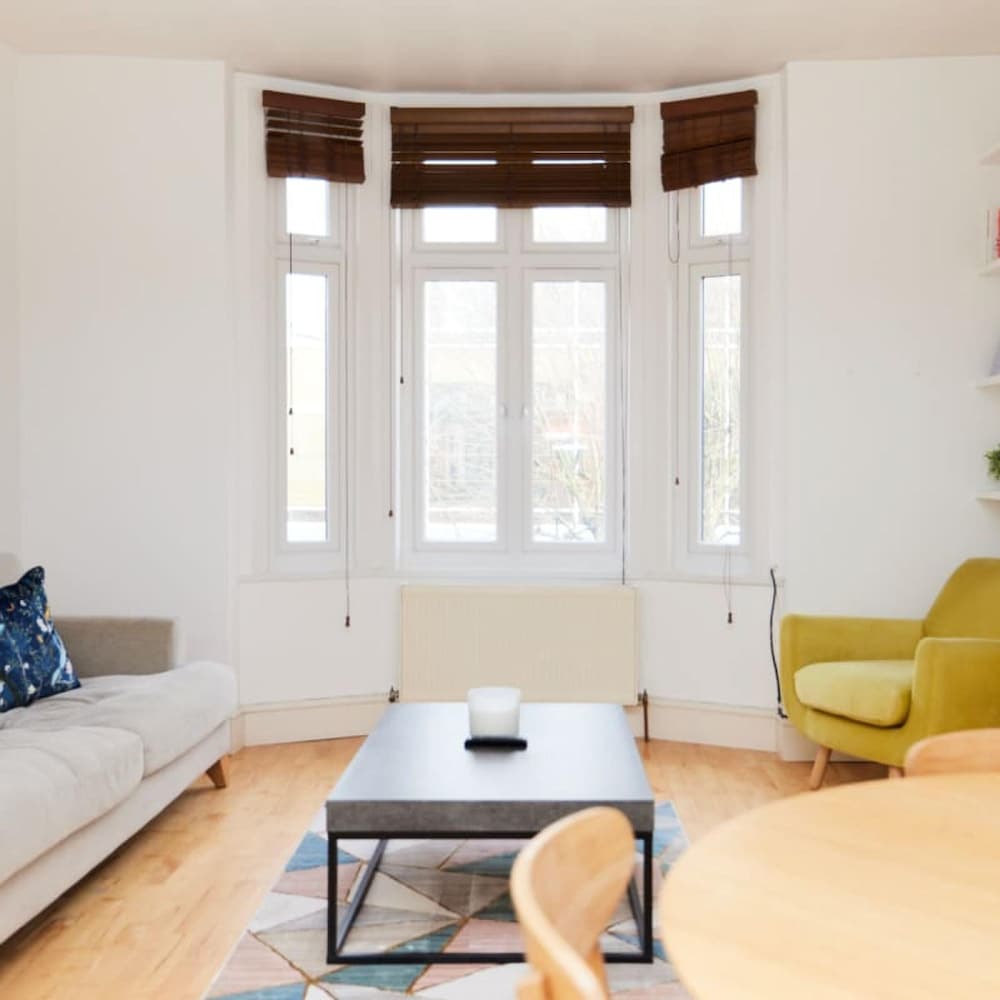 The Putney Hideout - Bright 1bdr Flat