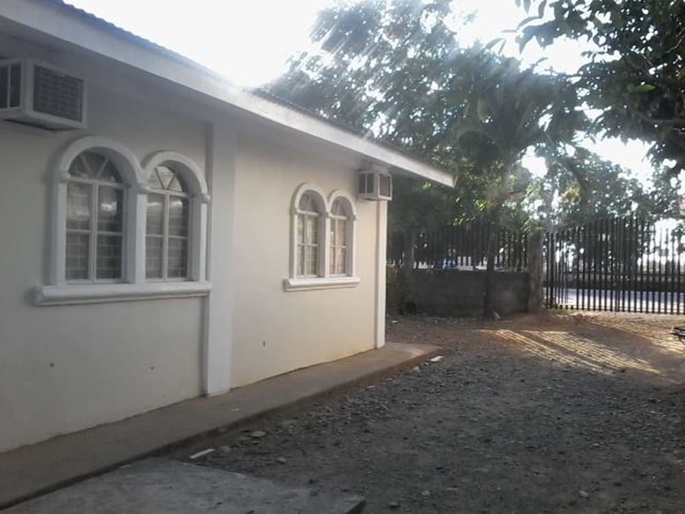 Czarina Transient House