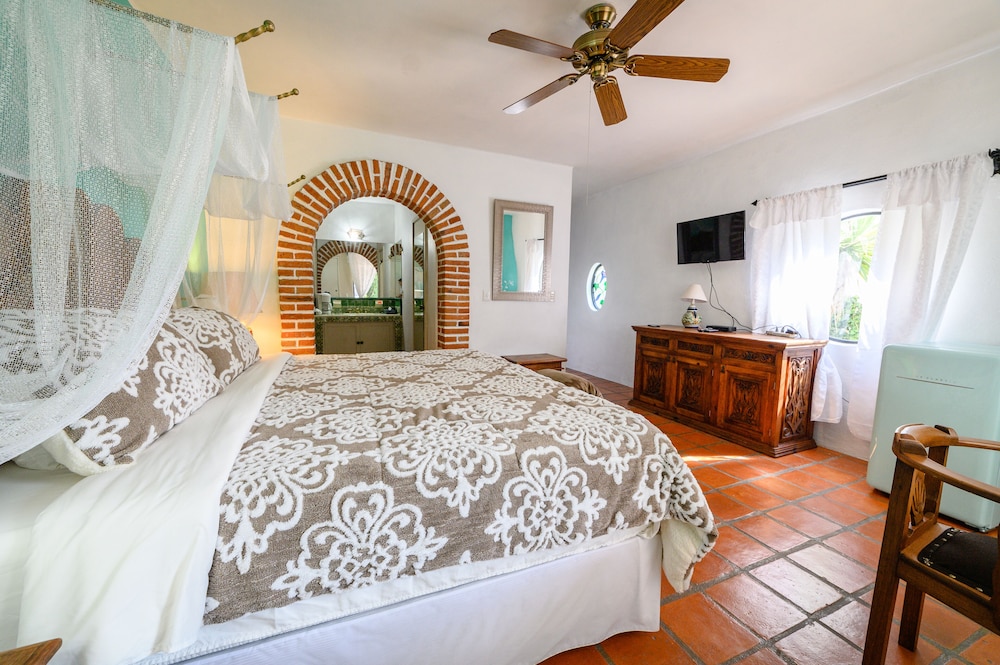 Charming Villas by Casa Holistic B&B view 4