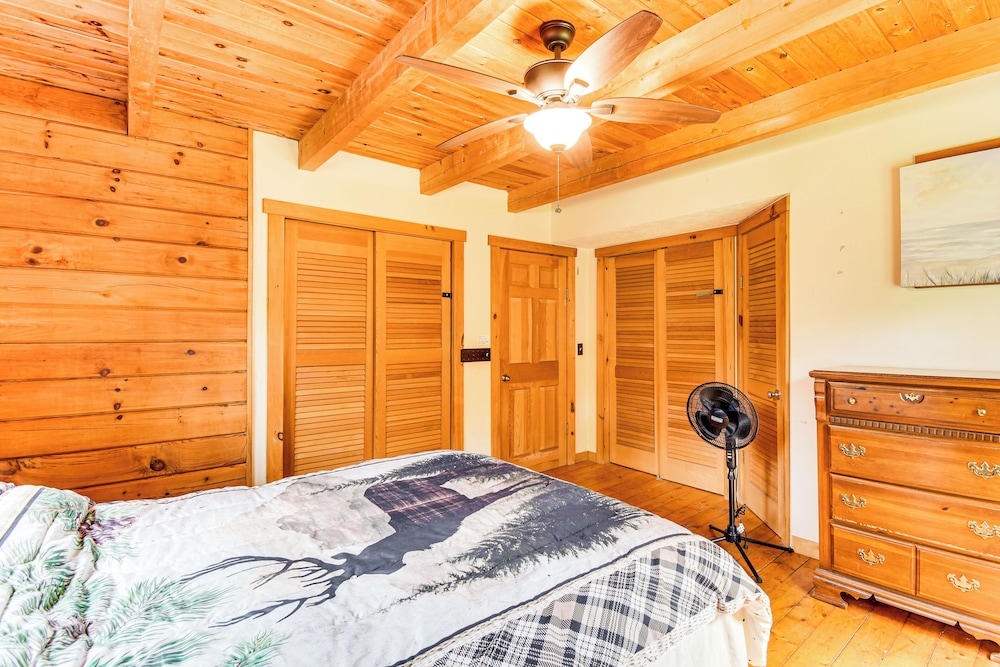Private Hannibal Cabin With Sauna & Hot Tub!