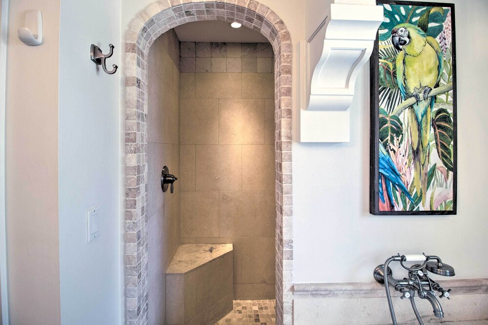 Luxury Getaway in Palm Beach Gardens! - Property Image 16