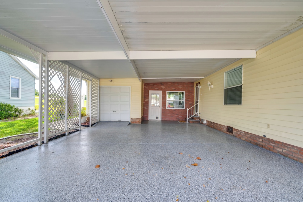Hilltop Golf Course Cottage in The Villages!