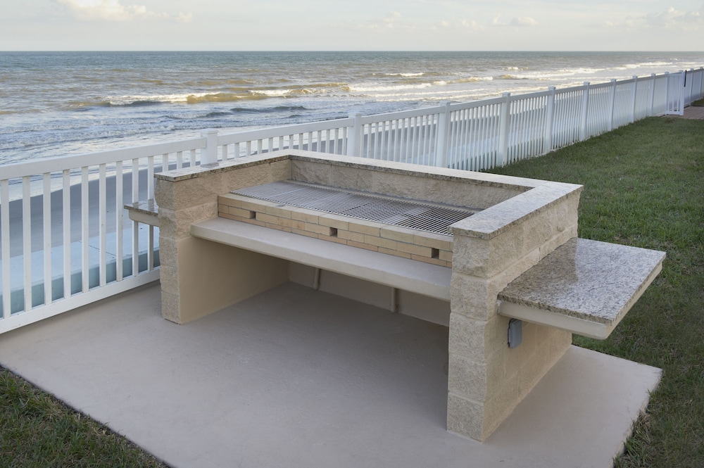 Paradise Beach Club by Happy Palm Stays