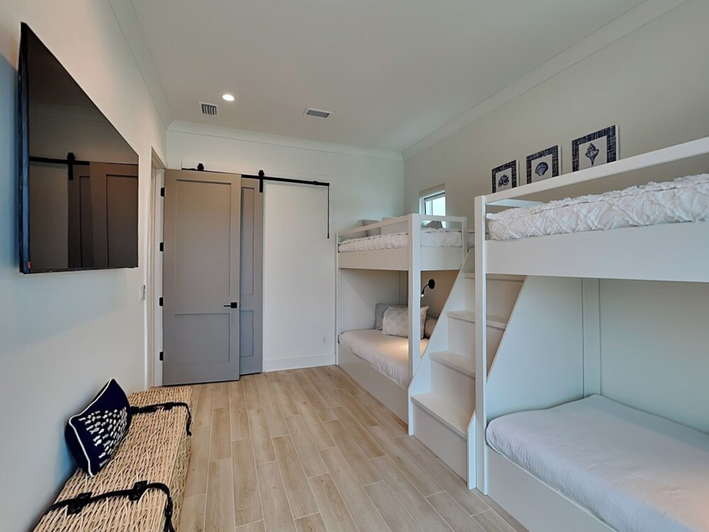 Viviana #10 by Southern Vacation Rentals