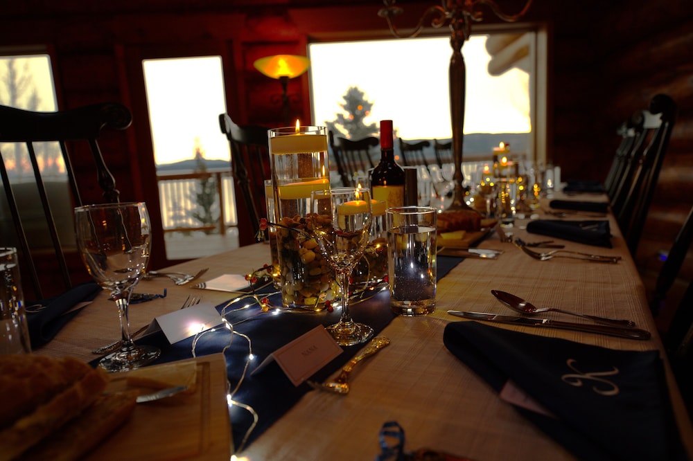 Inn On The Lake