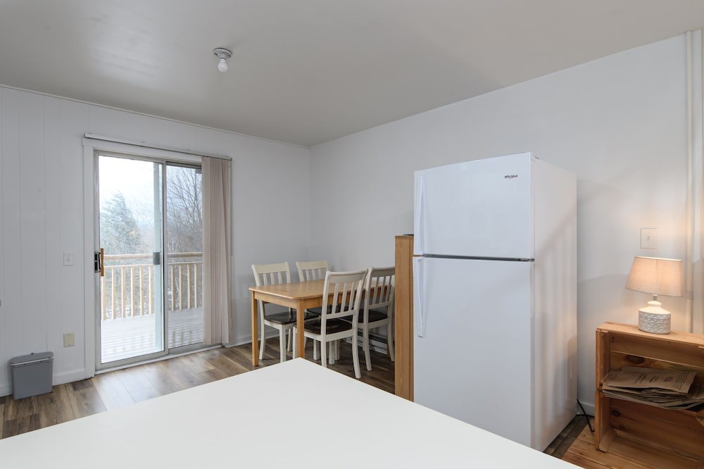 6 Village Edge 2 Bedroom Condo