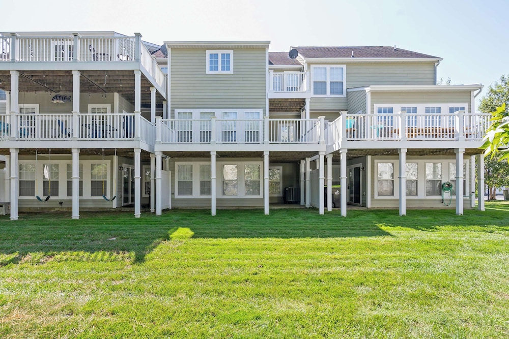 Creekside Getaway Stay for 8