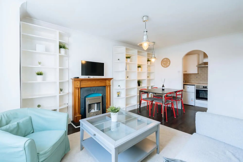 Homely 1 Bedroom Apartment in Dublin City Centre With River View