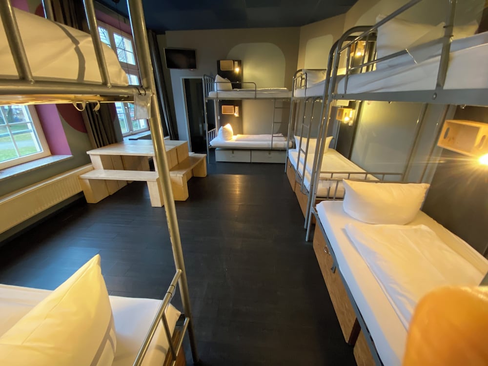 Singer109 Hostel