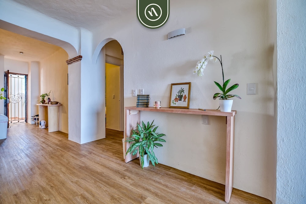 2BR Condo With Ocean View - Private Terrace