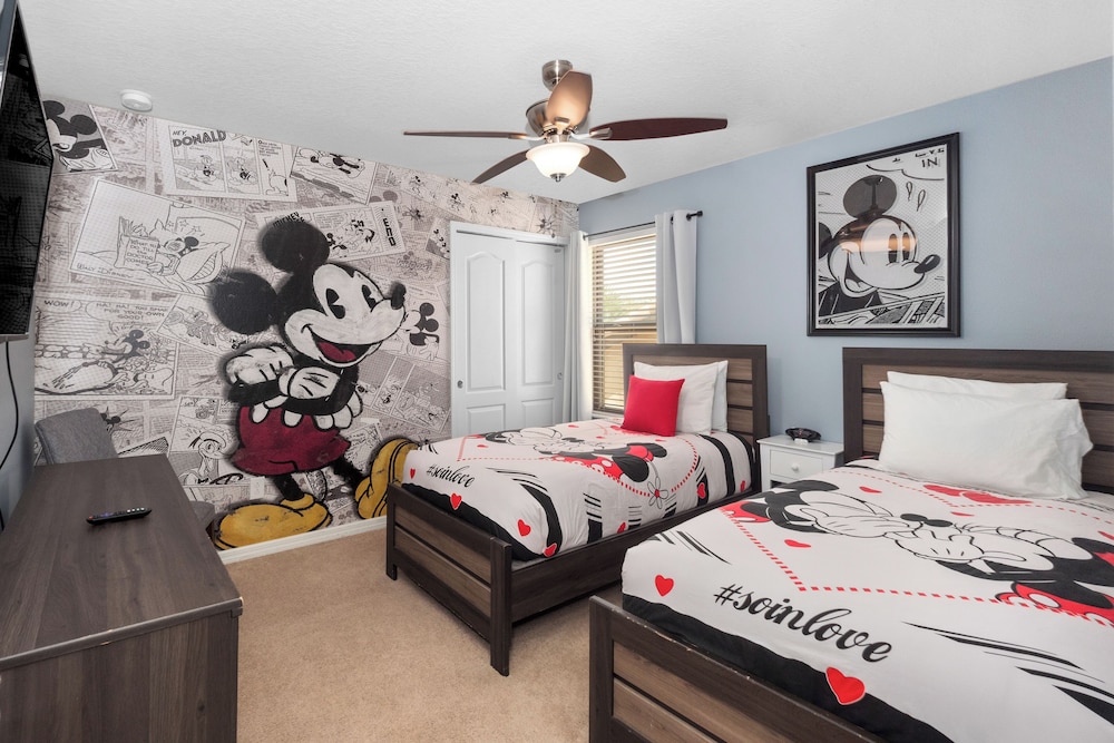 Game Room & Resort Perks: Family Kissimmee Home!