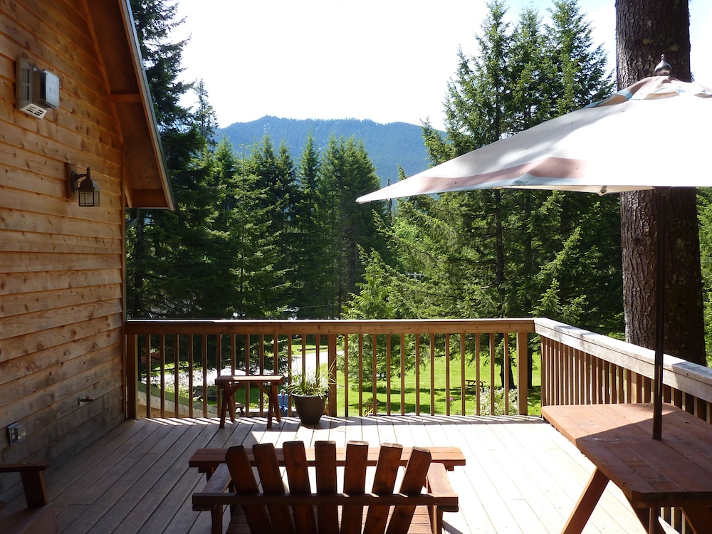 Copper Creek Inn at Mt Rainier