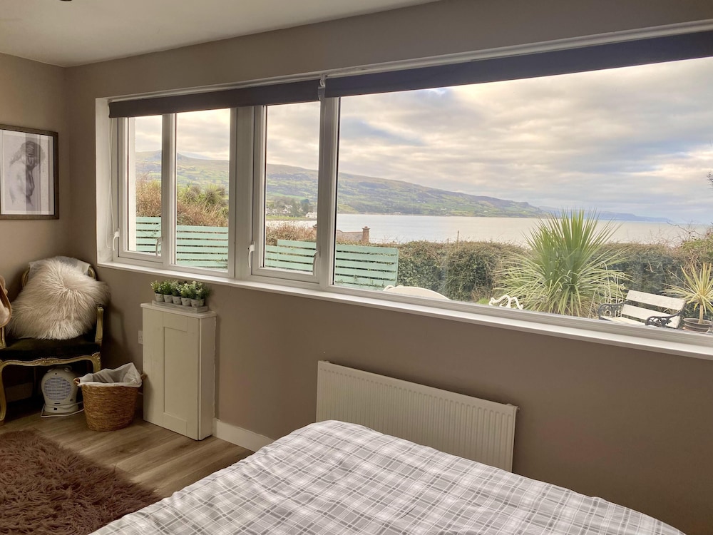 Ballygally Seaview and Garden 1 Bedroom Hideaway view 4