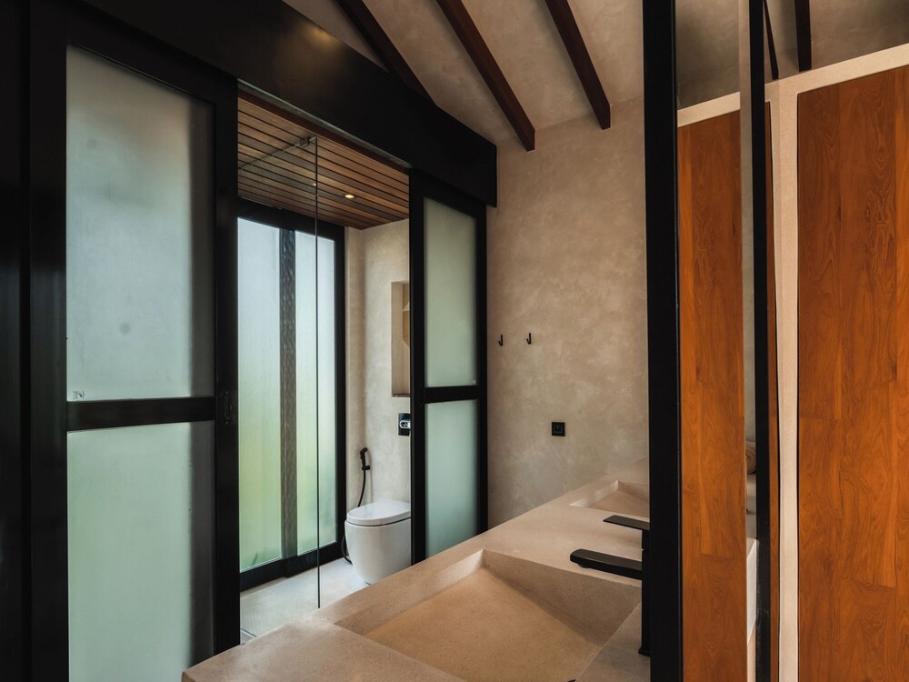 Blacksand Villas Echo Beach