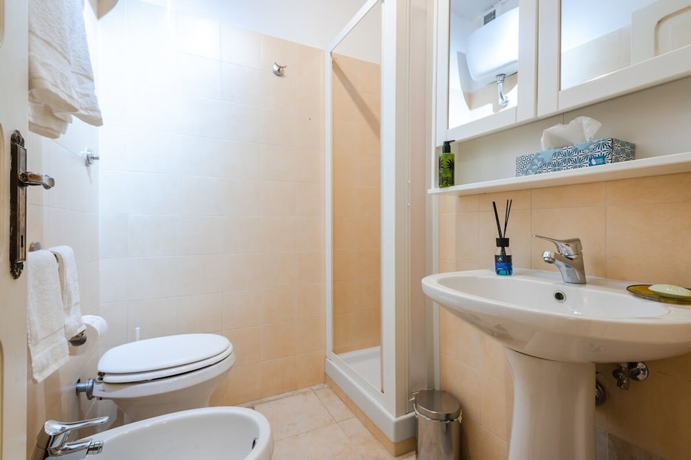 New Listing La Magnolia A C Balcony Office Piazza Navona Spanish Steps
