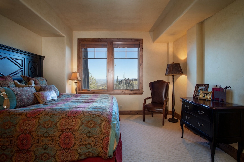 Grand Lodge - 3 Bedroom Deluxe #308 - Ski-in/out 3 Condo