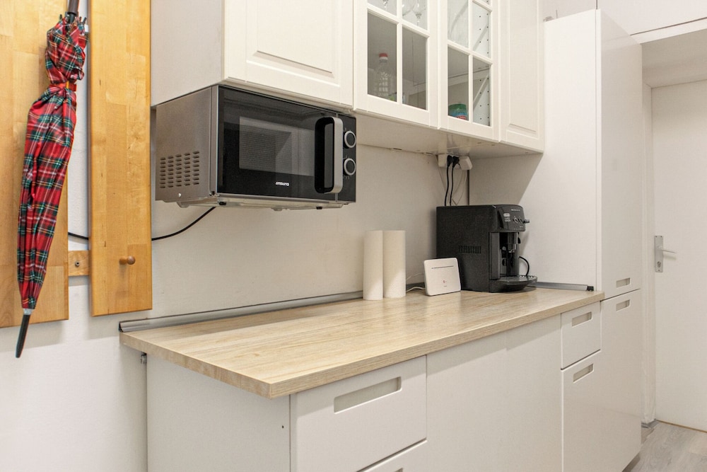 Charming 2BR Apt in Prime Location